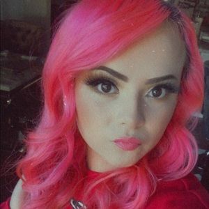 Meet your Posher, Aura